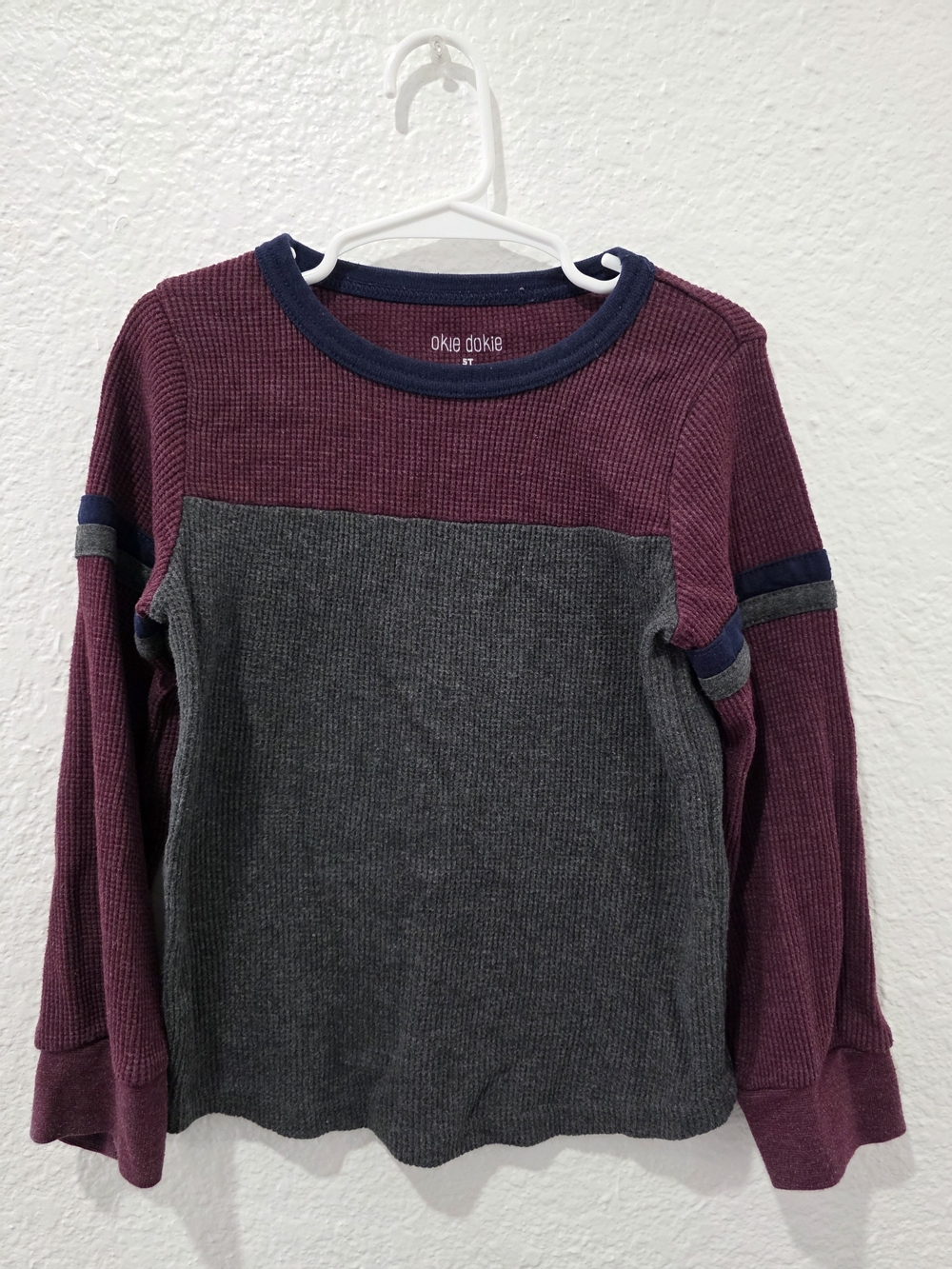 Okie Dokie Boys' Maroon and Gray Colorblock Thermal Shirt